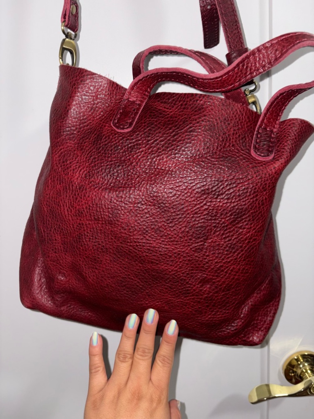 Textured Red Leather Crossbody Tote with Detachable Strap - Picture 4 of 4
